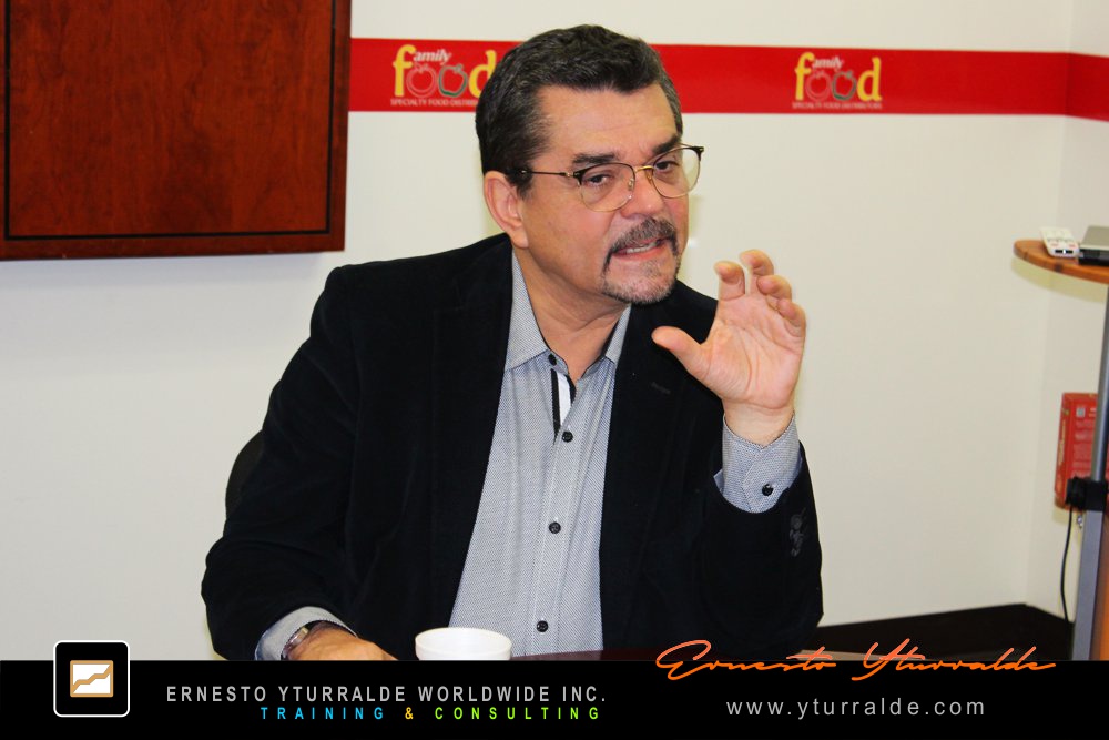 Ernesto Yturralde, Conferencista - Storytelling, Charlas y Conferencias Motivacionales